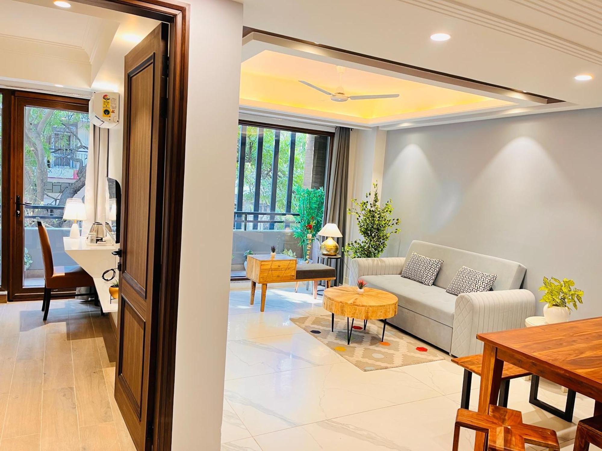 Hotel Gianmala Residency South Extension Near Aiims Delhi Ню Делхи Екстериор снимка