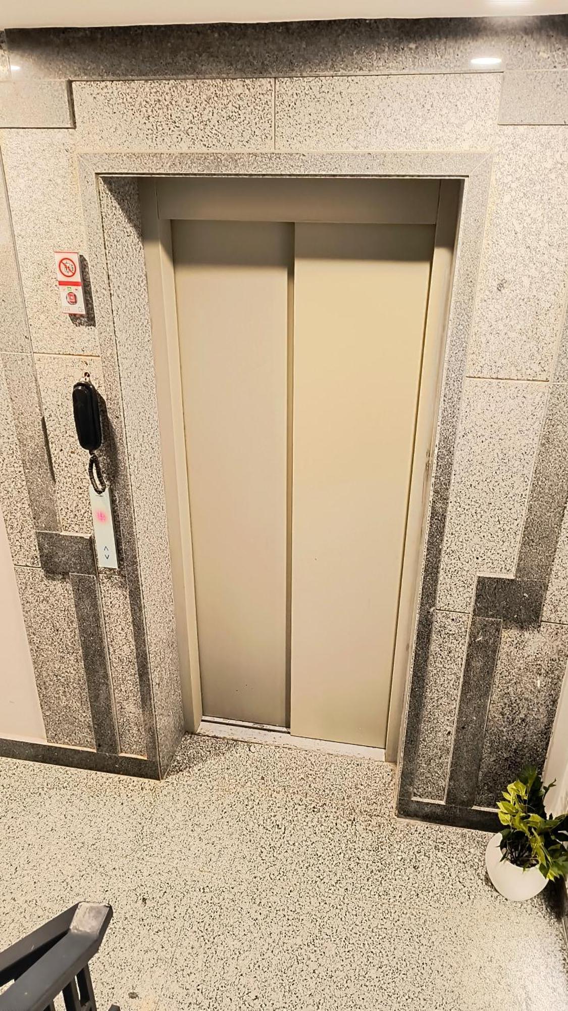 Hotel Gianmala Residency South Extension Near Aiims Delhi Ню Делхи Екстериор снимка
