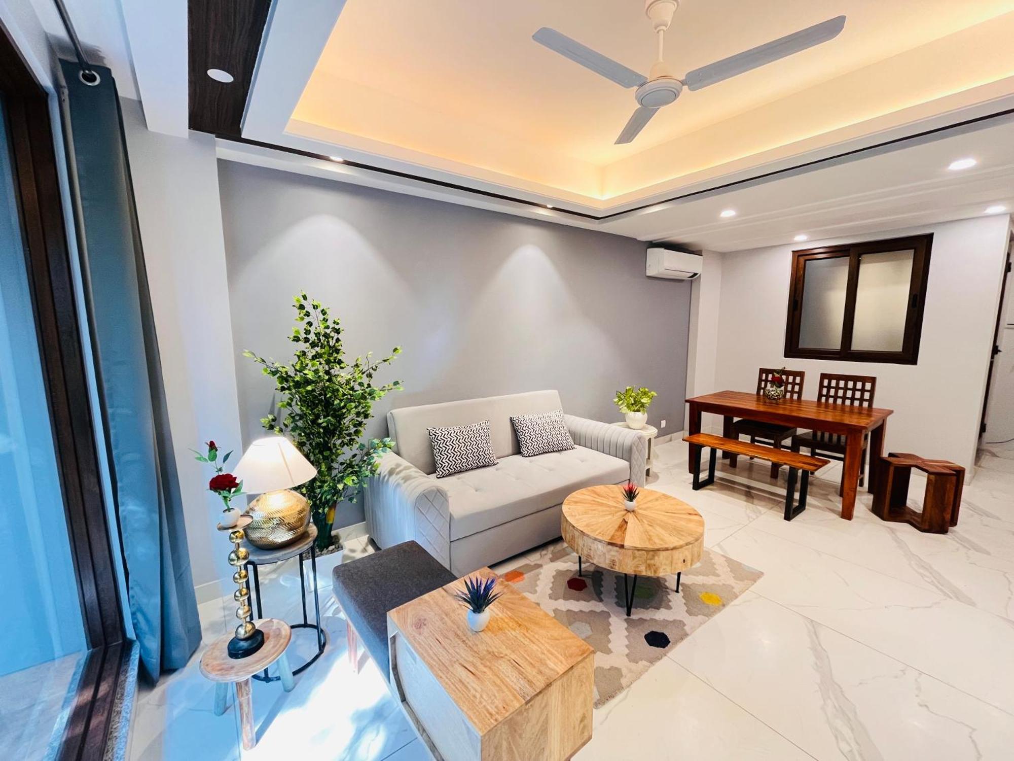 Hotel Gianmala Residency South Extension Near Aiims Delhi Ню Делхи Екстериор снимка
