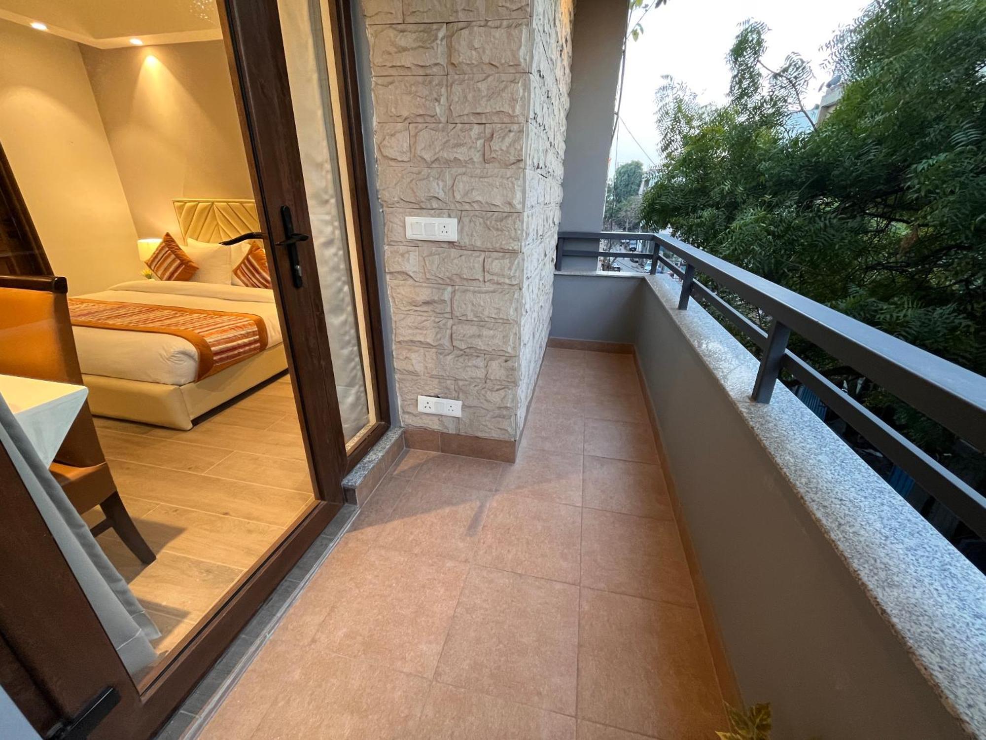 Hotel Gianmala Residency South Extension Near Aiims Delhi Ню Делхи Екстериор снимка