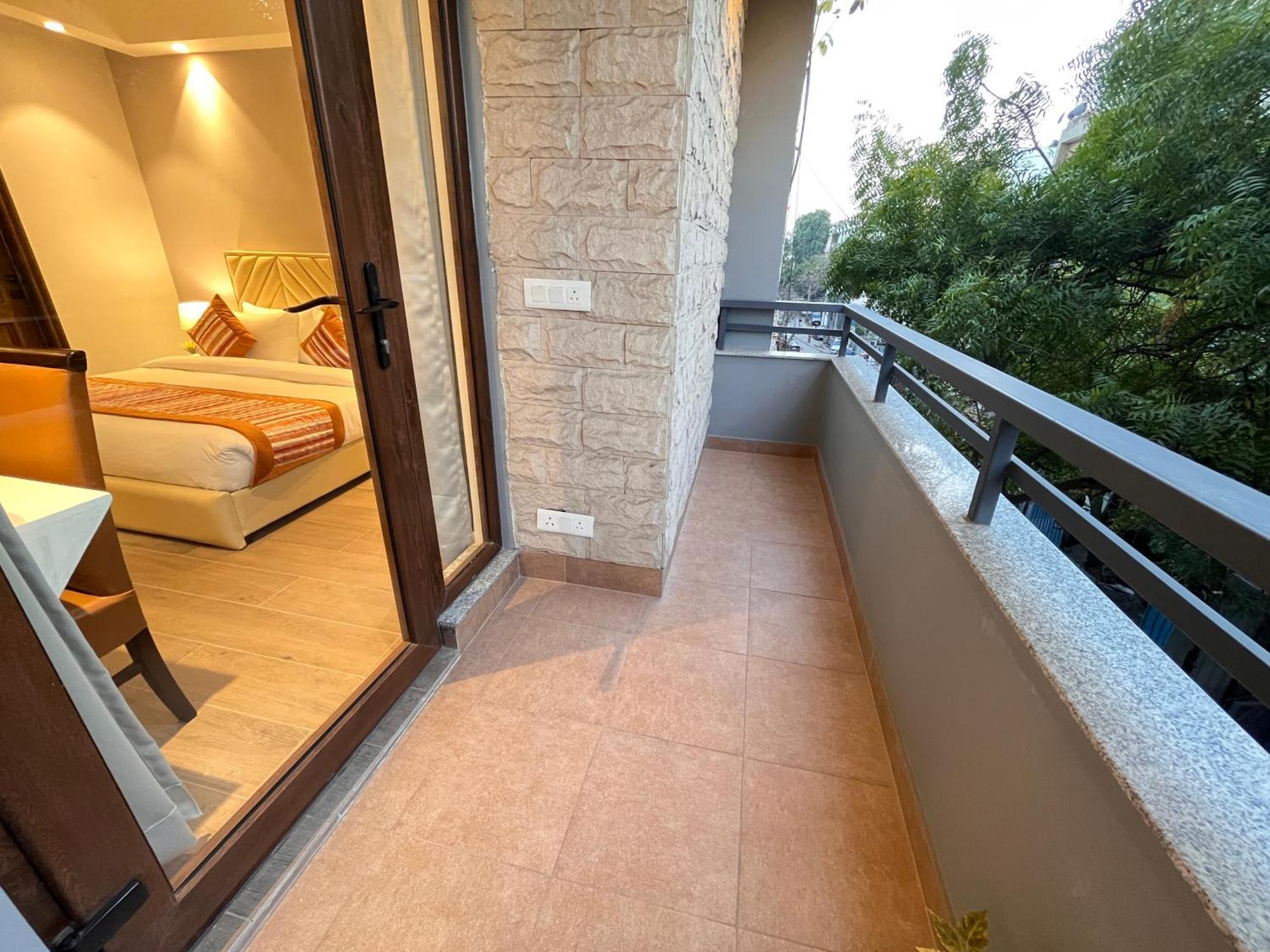 Hotel Gianmala Residency South Extension Near Aiims Delhi Ню Делхи Екстериор снимка