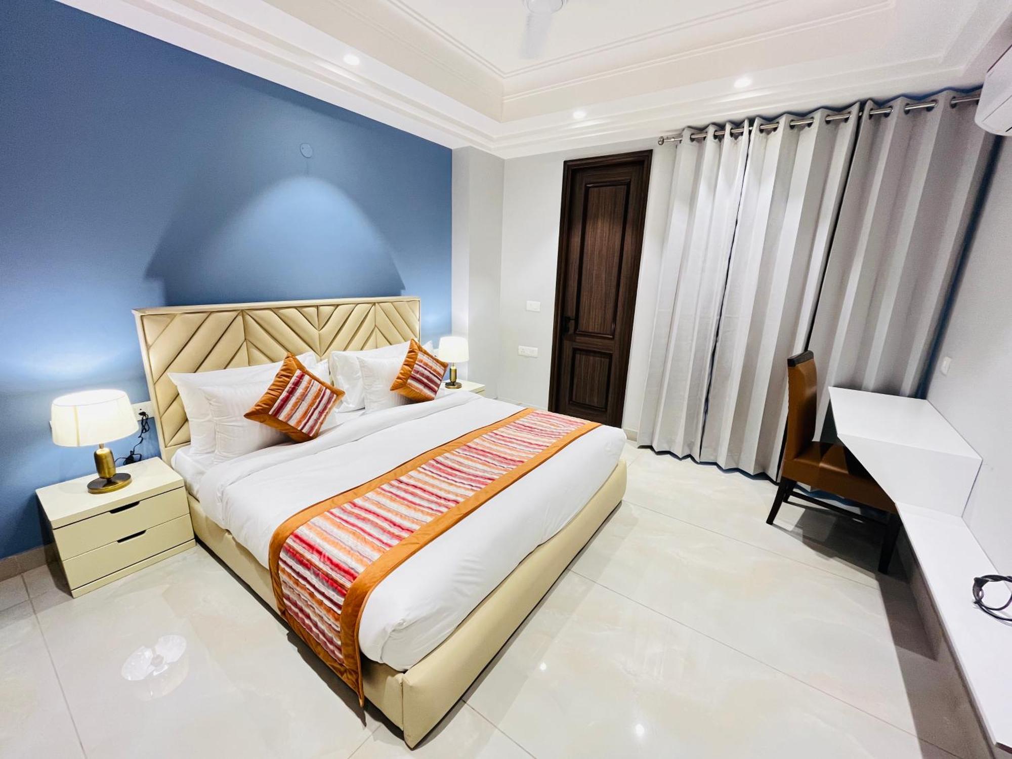 Hotel Gianmala Residency South Extension Near Aiims Delhi Ню Делхи Екстериор снимка